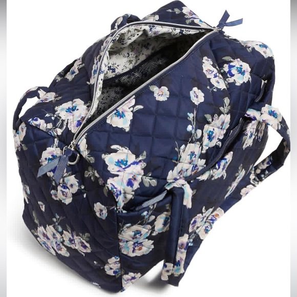Vera Bradley Medium Travel Duffel “Blooms & Branches Navy”. NWT - Picture 3 of 8